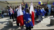 В полдень Парад Шумана отправится из Краковских Предместьев в Варшаве - гражданская демонстрация, собирающая сторонников сильной и независимой Польши в Европейском Союзе